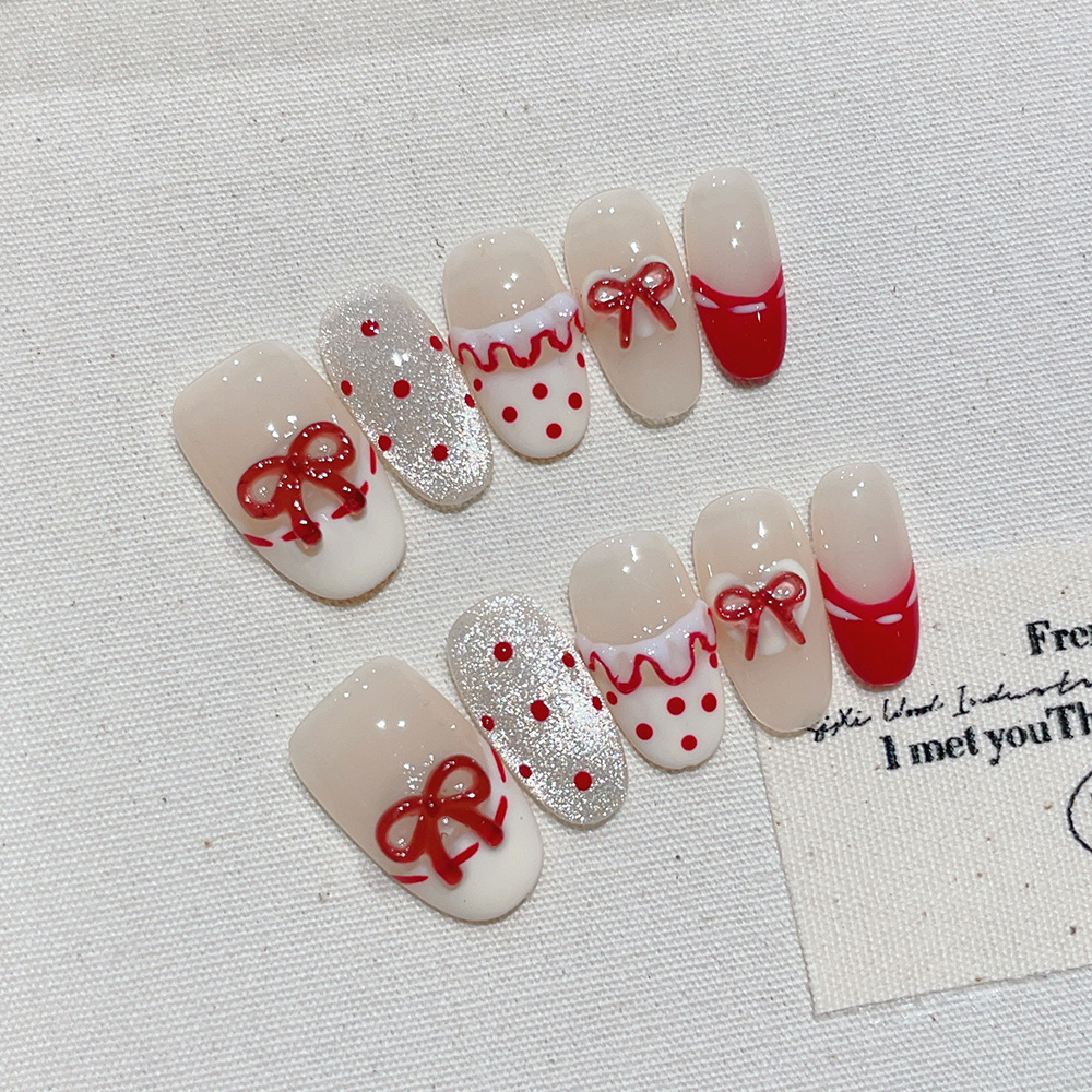 Nail Art Red - Набор из 10 коротких овальных накладных
