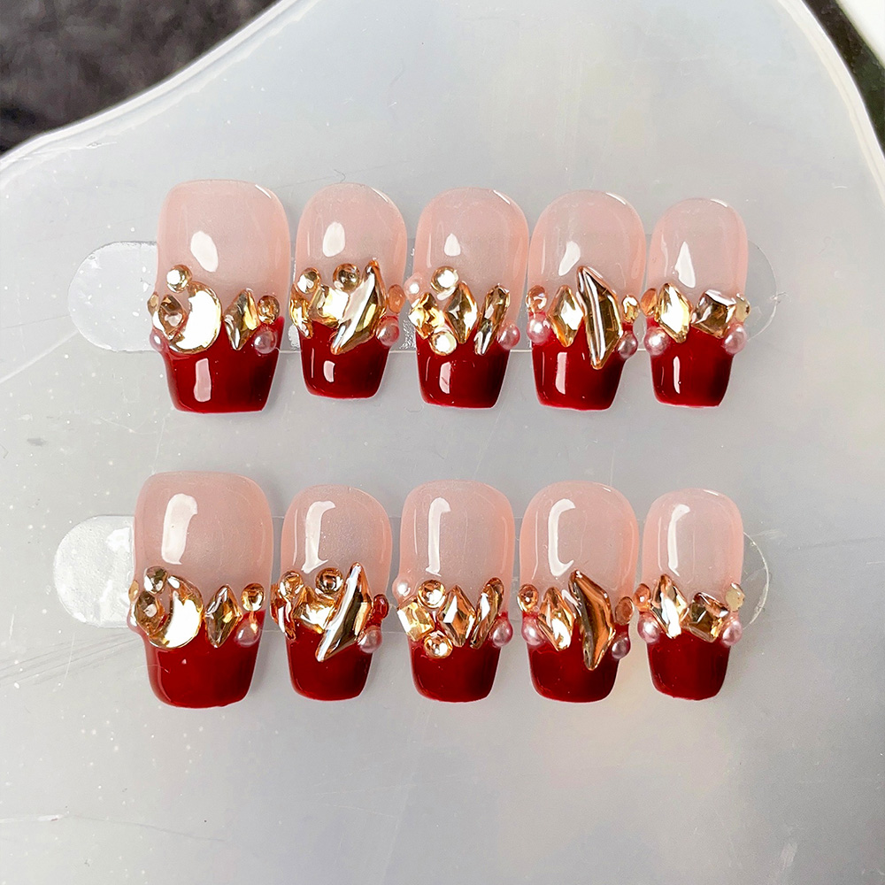 Nail Art Red - Набор из 10 коротких трапециевидных накладных