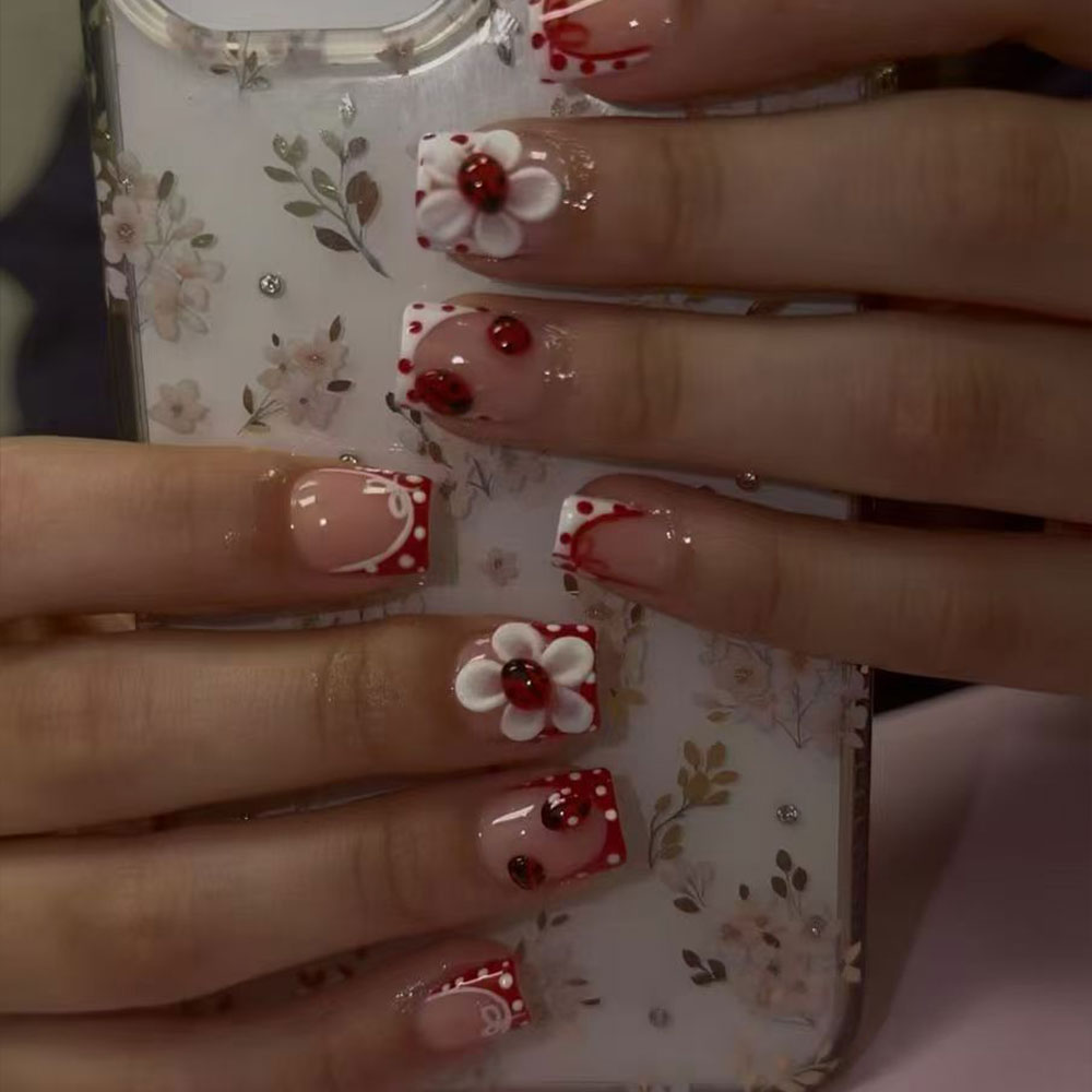 24 штуки в наборе. Прямоугольн – обзор и цена Nail Art Red