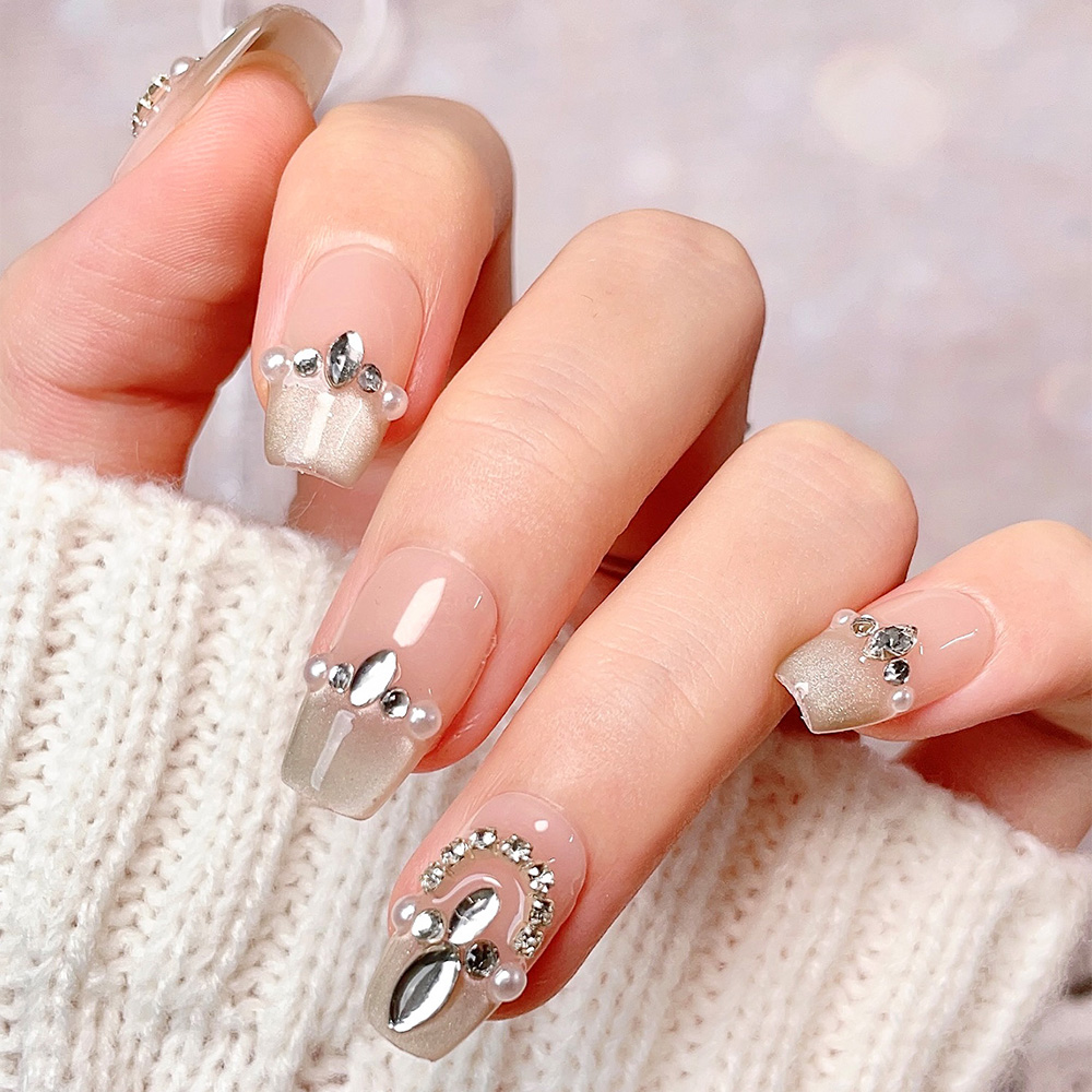 Набор из 10 коротких трапециев – обзор и цена Nail Art Queen