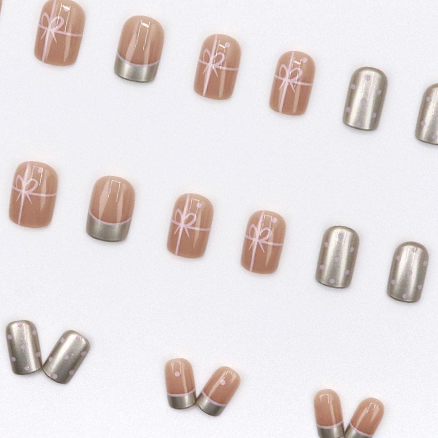 Короткие квадратные накладные  – обзор и цена Nail Art Red
